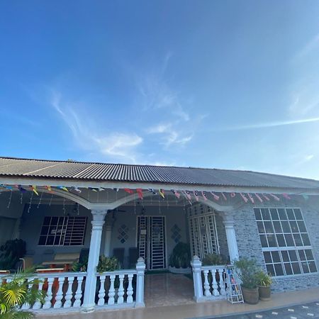 Teratak Tiga Homestay Padang Besar Kaki Bukit Ngoại thất bức ảnh